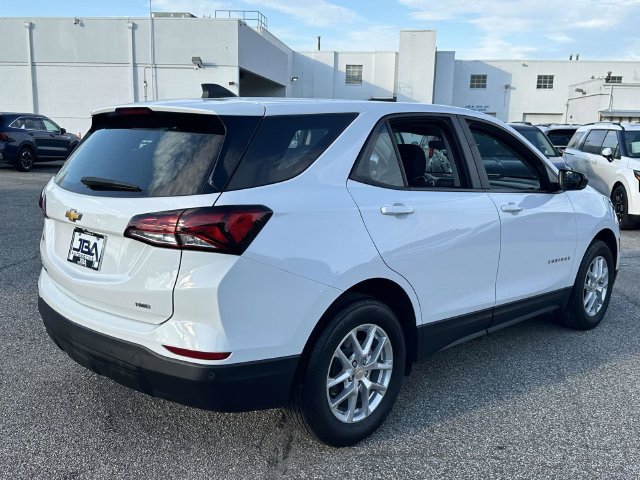 Certified 2024 Chevrolet Equinox LS w/ Driver Confidence II Package AWD/4WD image 26