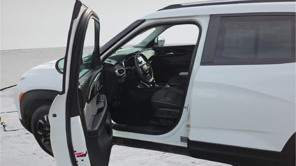 Used 2023 Chevrolet TrailBlazer LT AWD/4WD image 25