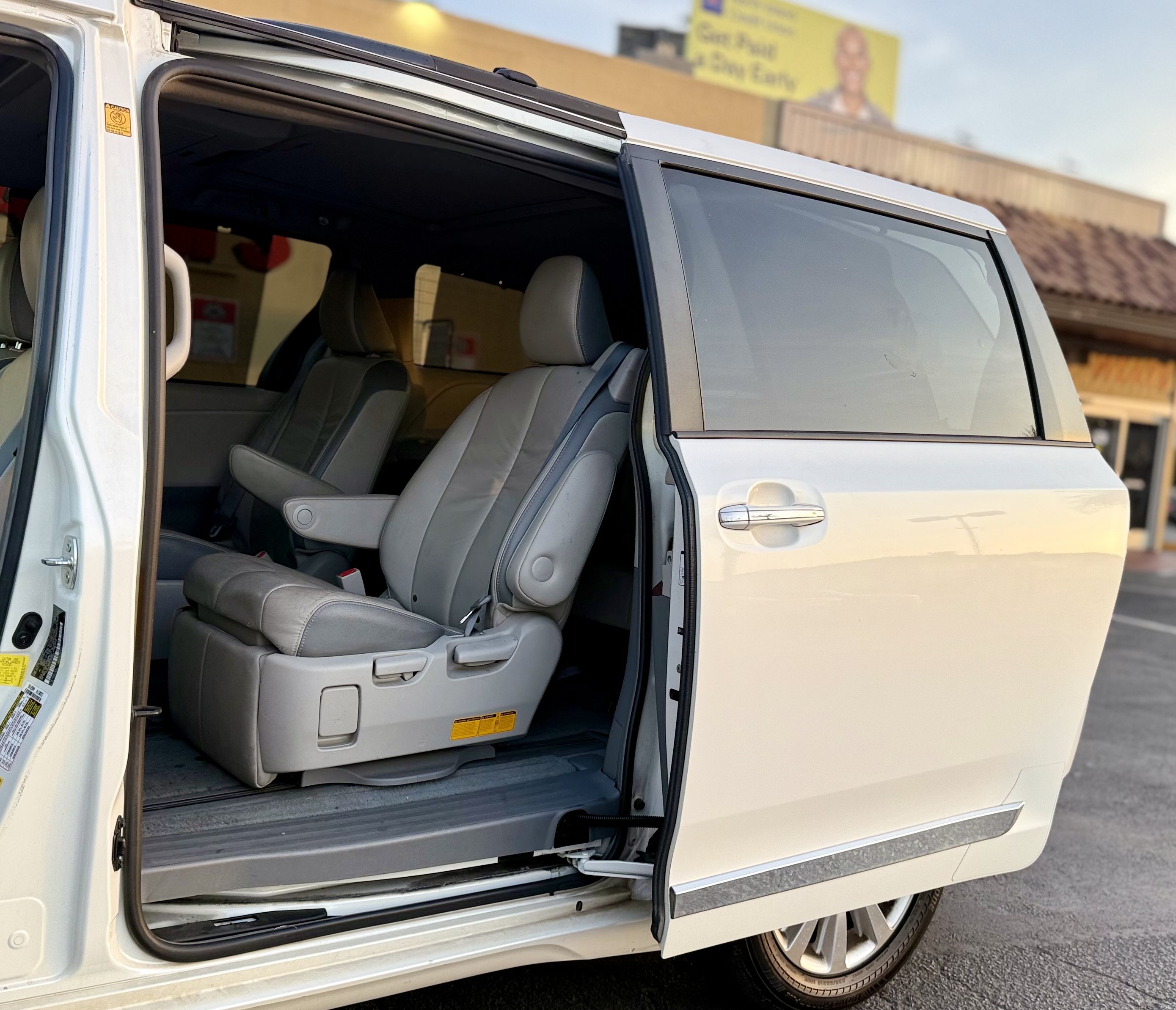 Used 2012 Toyota Sienna Limited w/ Premium Pkg AWD/4WD image 22