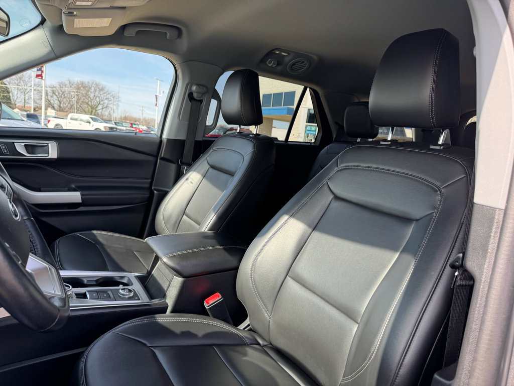 Certified 2023 Ford Explorer XLT w/ Equipment Group 202A image 27