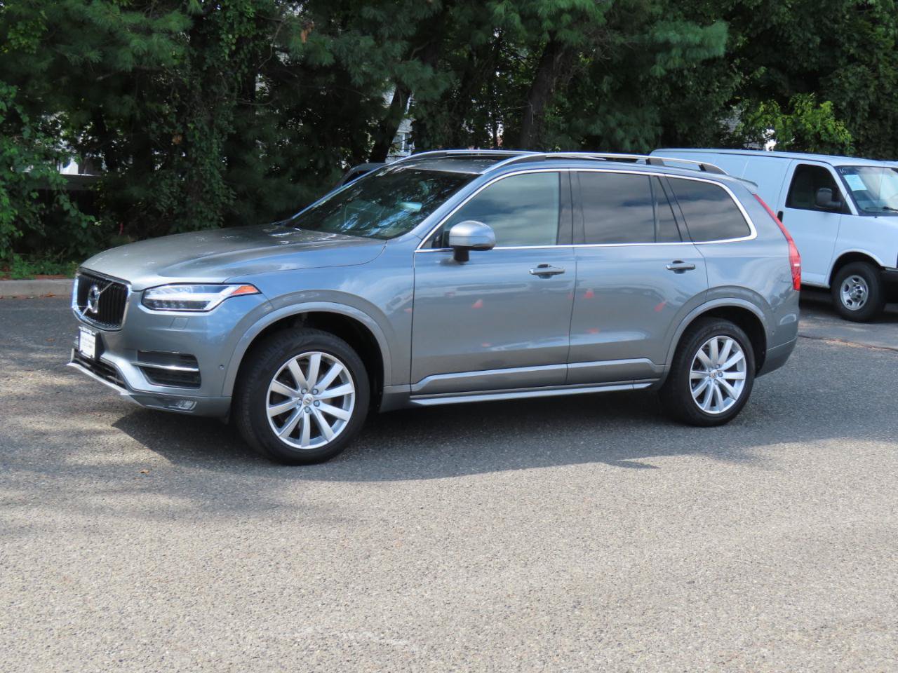 Used 2018 Volvo XC90 T6 Momentum w/ Convenience Package AWD/4WD image 2
