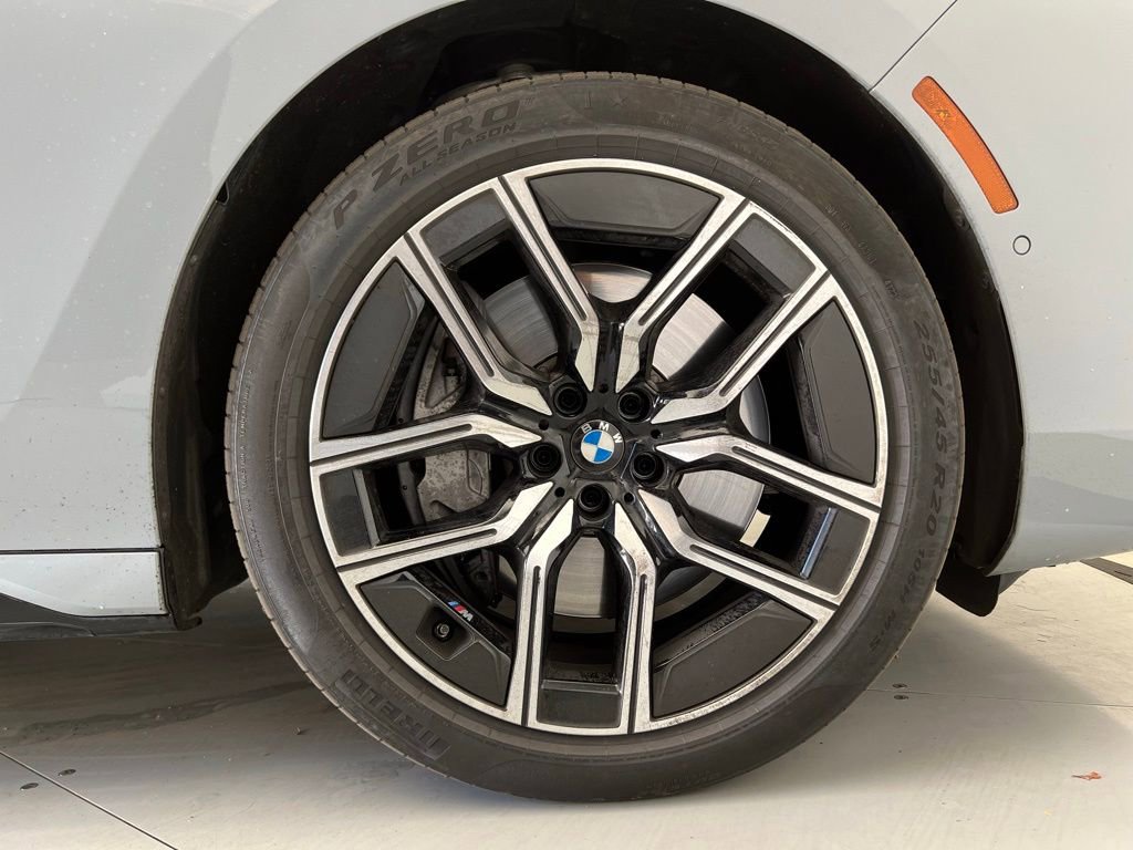 Certified 2024 BMW 760i xDrive w/ Premium Package 2 AWD/4WD image 23