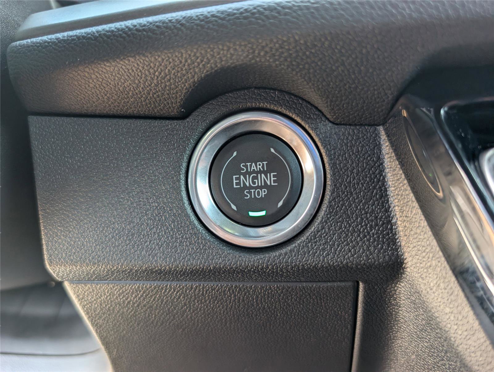 New 2026 Chevrolet Traverse LT w/ Sun and Wheel Package FWD image 27