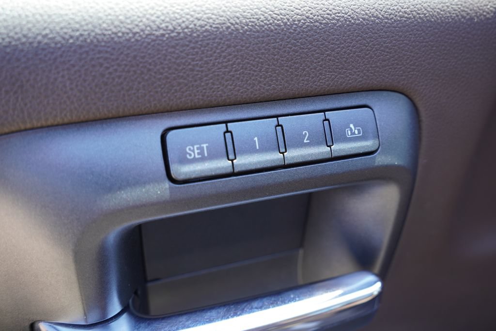 Used 2015 Chevrolet Silverado 3500 High Country w/ Duramax Plus Package AWD/4WD image 24