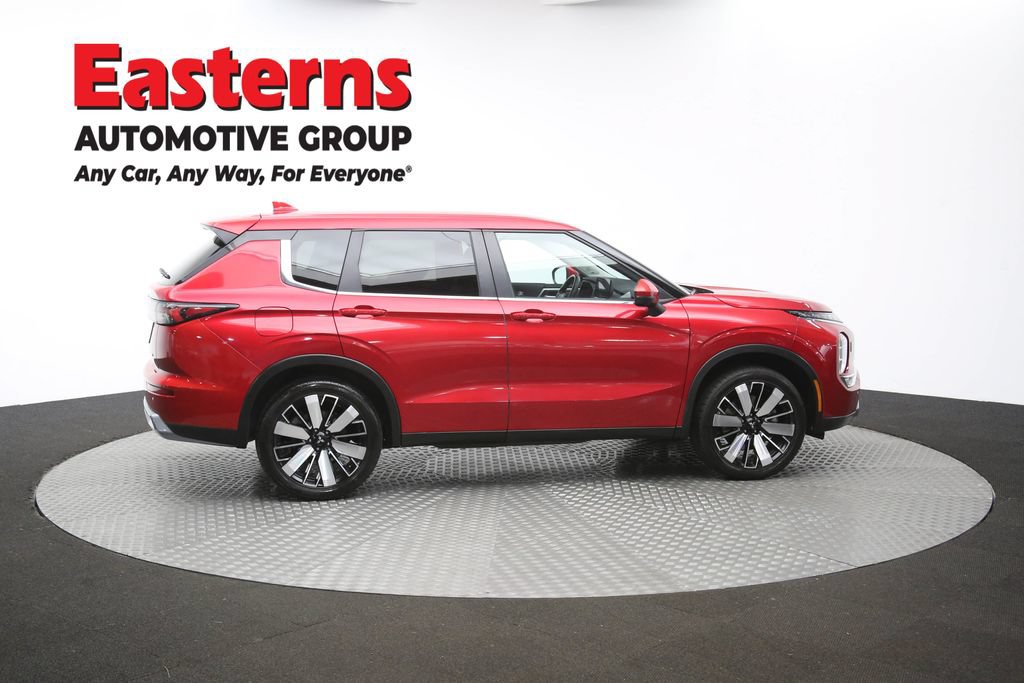 Used 2025 Mitsubishi Outlander SE AWD/4WD image 45