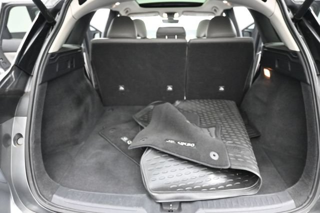 Used 2023 INFINITI QX50 Luxe w/ Accent Package FWD image 31