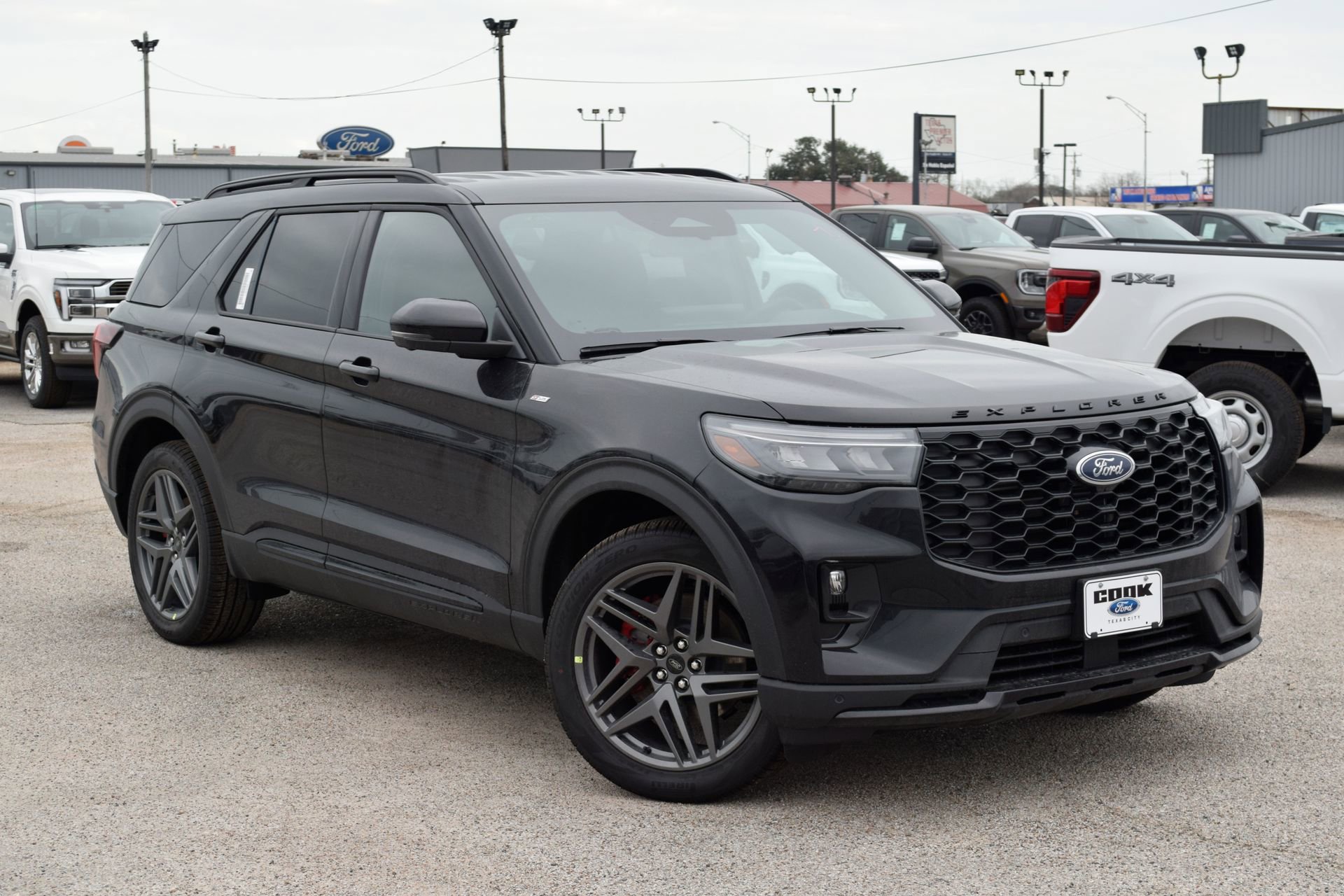 New 2026 Ford Explorer ST-Line w/ ST-Line Street Pack image 3