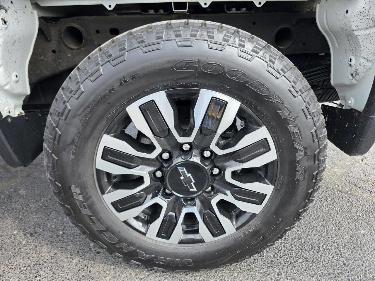 Used 2023 Chevrolet Silverado 2500 Custom w/ Custom Value Package image 23