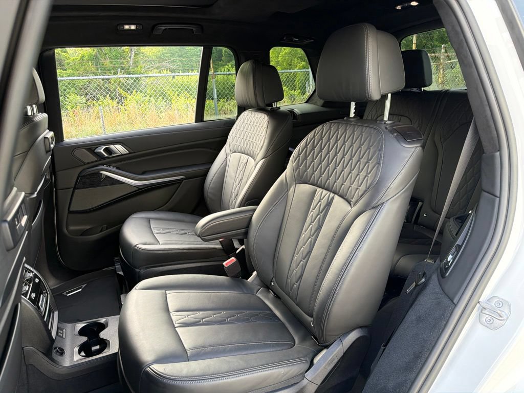 Used 2022 BMW X7 M50i AWD/4WD image 26