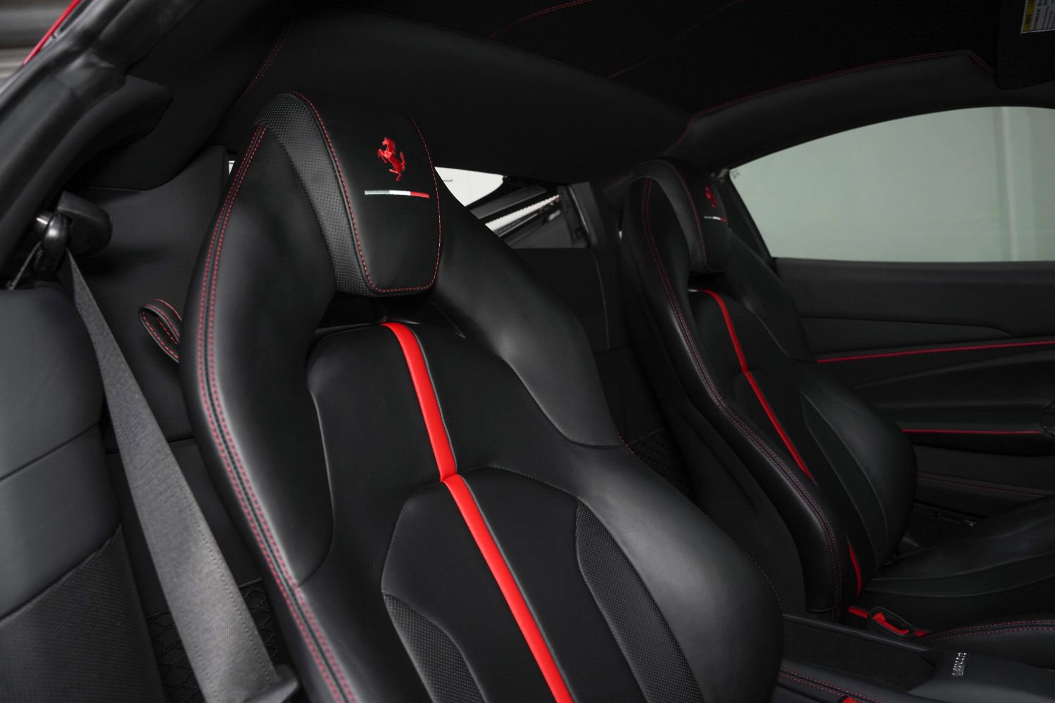 Used 2022 Ferrari F8 Tributo image 30