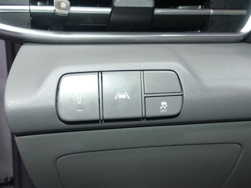 Used 2022 Hyundai Elantra SEL w/ Preferred Accessory Package image 28