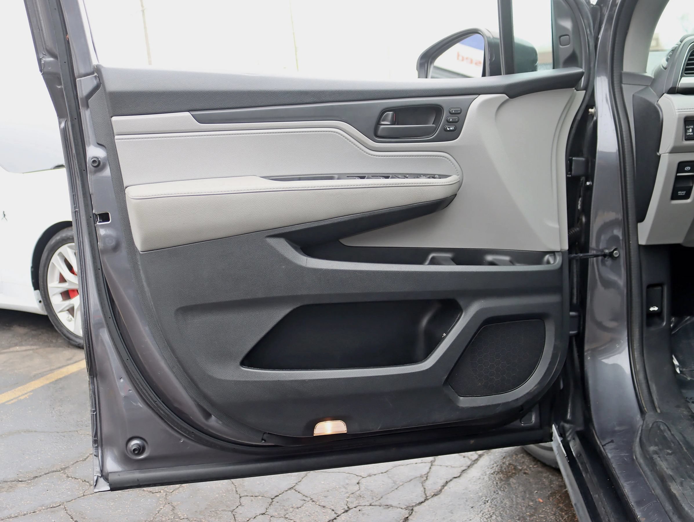 Used 2018 Honda Odyssey EX-L image 31