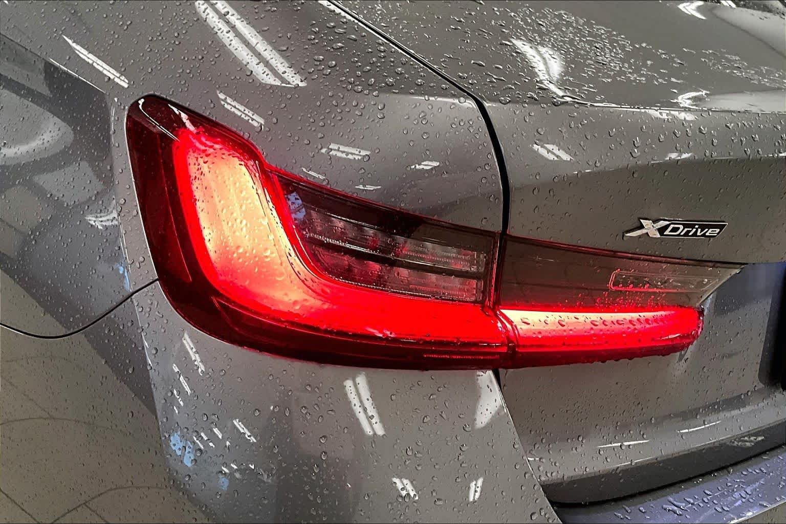 Used 2024 BMW 330i xDrive Sedan AWD/4WD image 27