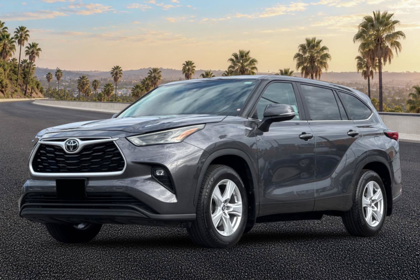 Used 2023 Toyota Highlander LE AWD/4WD image 8