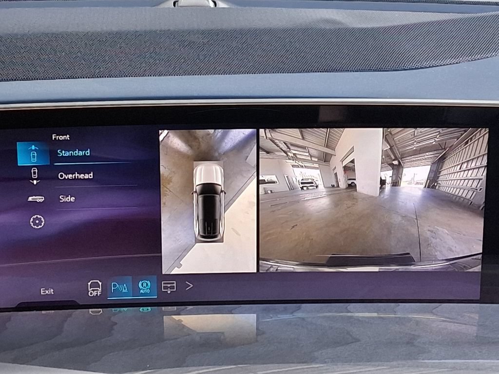 New 2026 Cadillac Escalade IQ Luxury 2 AWD/4WD image 16