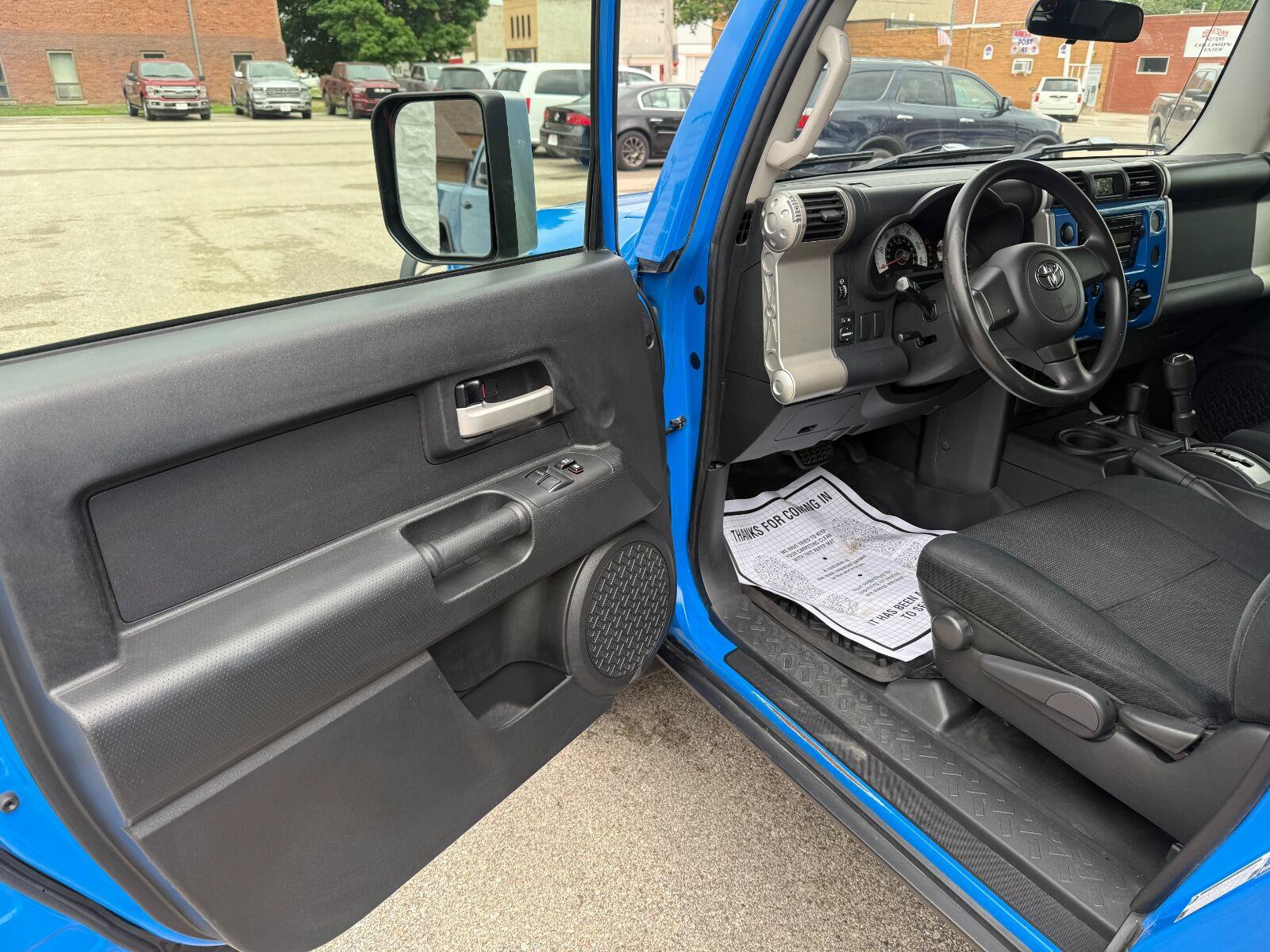 Used 2007 Toyota FJ Cruiser 4WD image 9