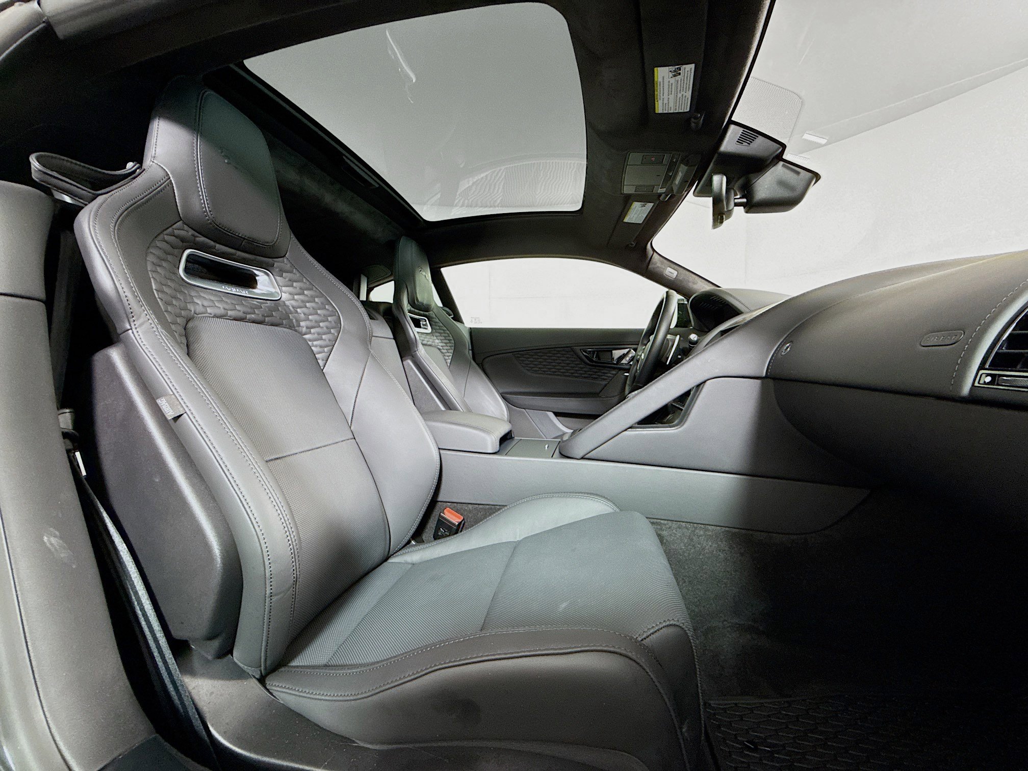 Used 2024 Jaguar F-TYPE Coupe AWD image 23