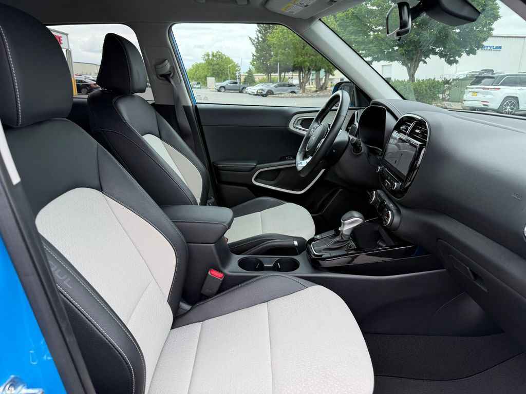 Certified 2024 Kia Soul GT-Line FWD image 12