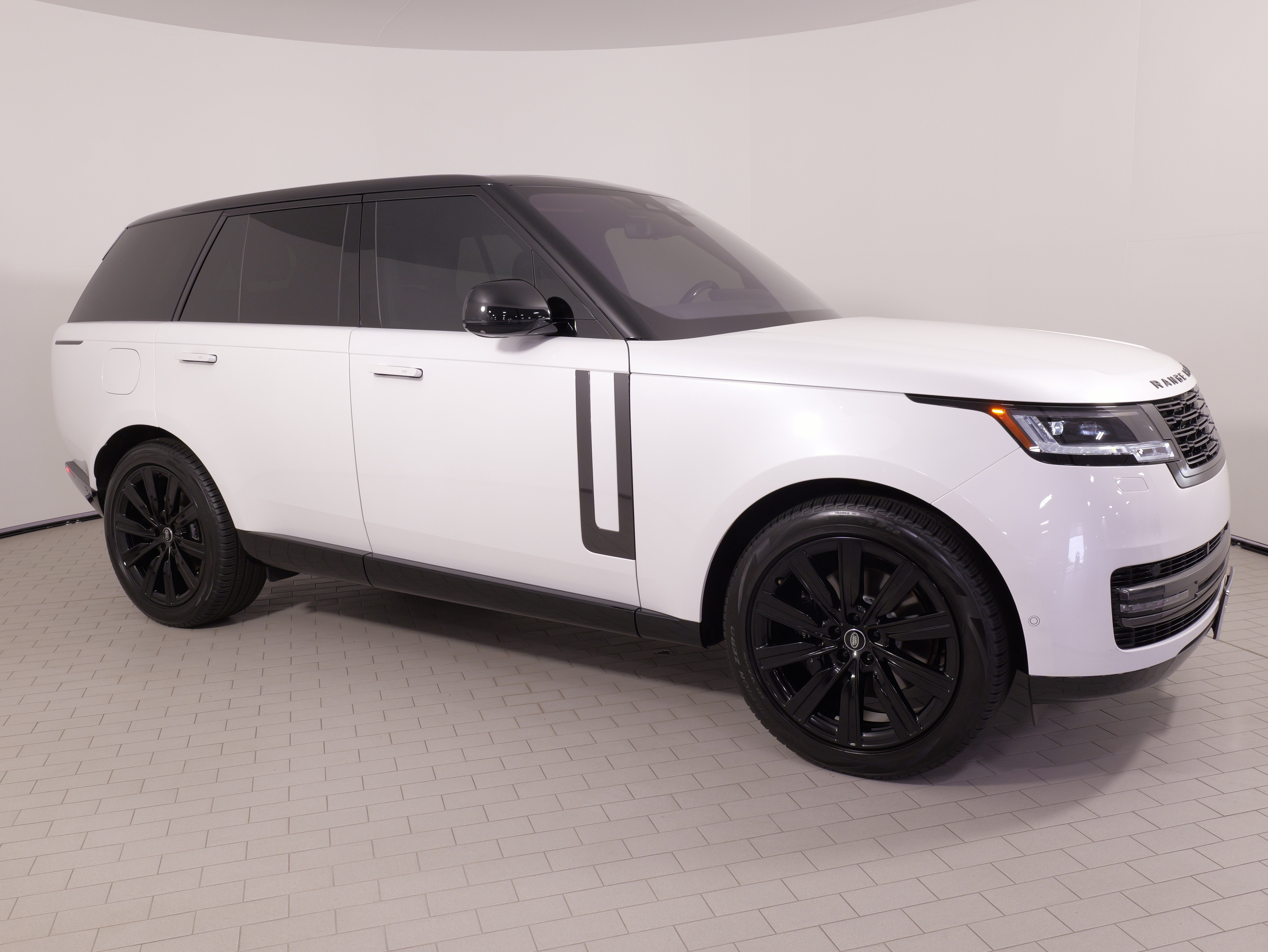 Used 2023 Land Rover Range Rover SE AWD/4WD image 10