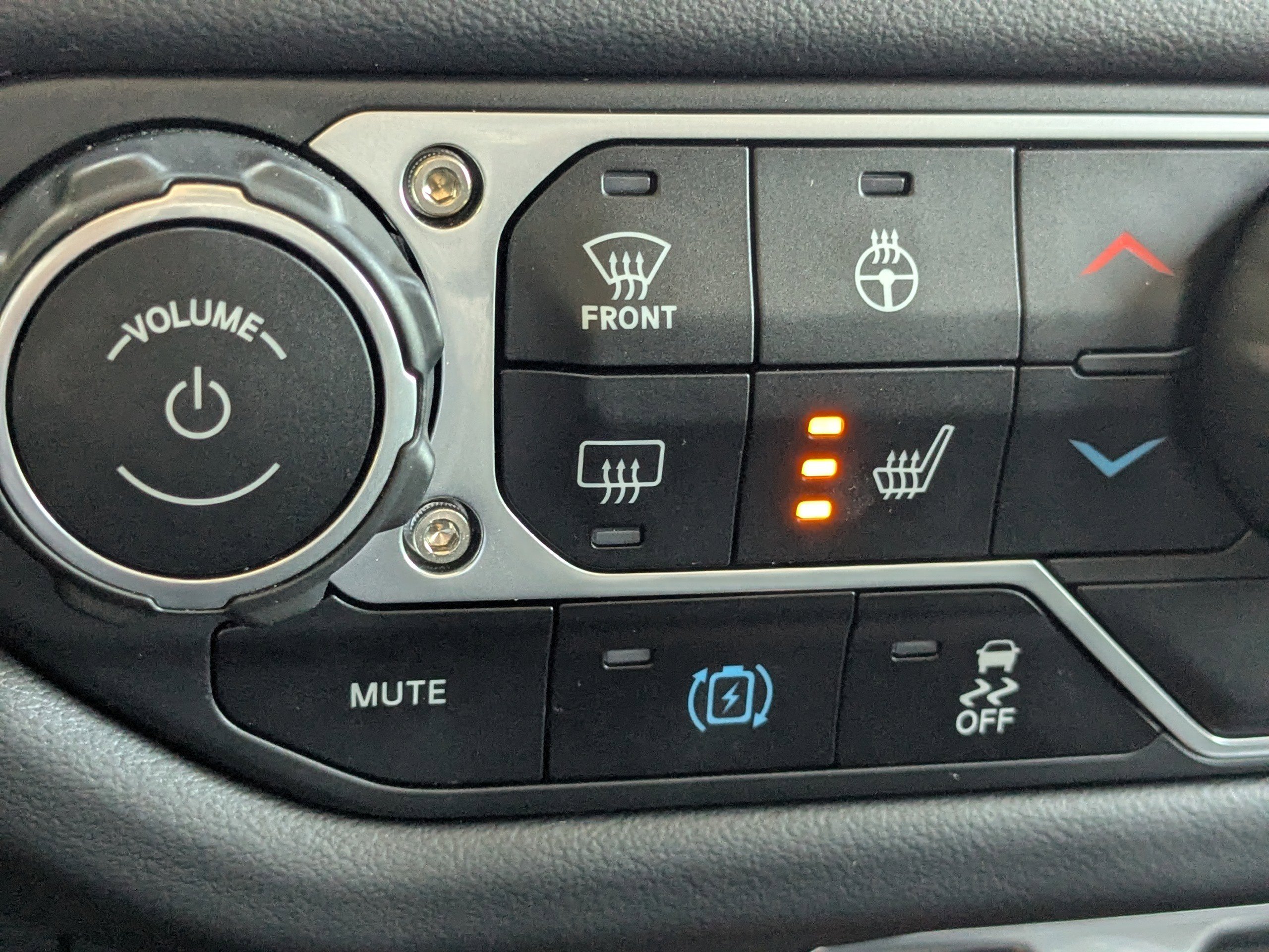 Used 2025 Jeep Wrangler Unlimited Sahara w/ Safety Group image 22