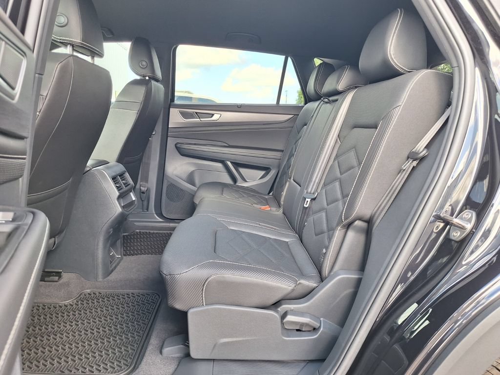New 2026 Volkswagen Atlas Cross Sport SE FWD image 10