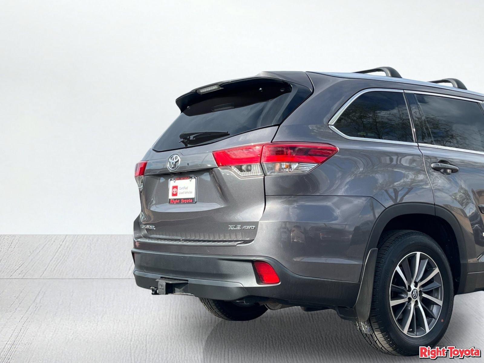 Certified 2017 Toyota Highlander XLE w/ Protection Package #3 AWD/4WD image 12
