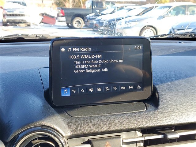 Used 2019 Toyota Yaris L image 20