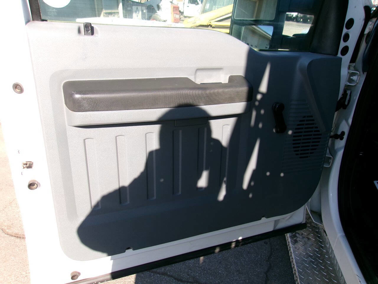 Used 2011 Ford F350 XL w/ Trailer Tow Pkg image 17