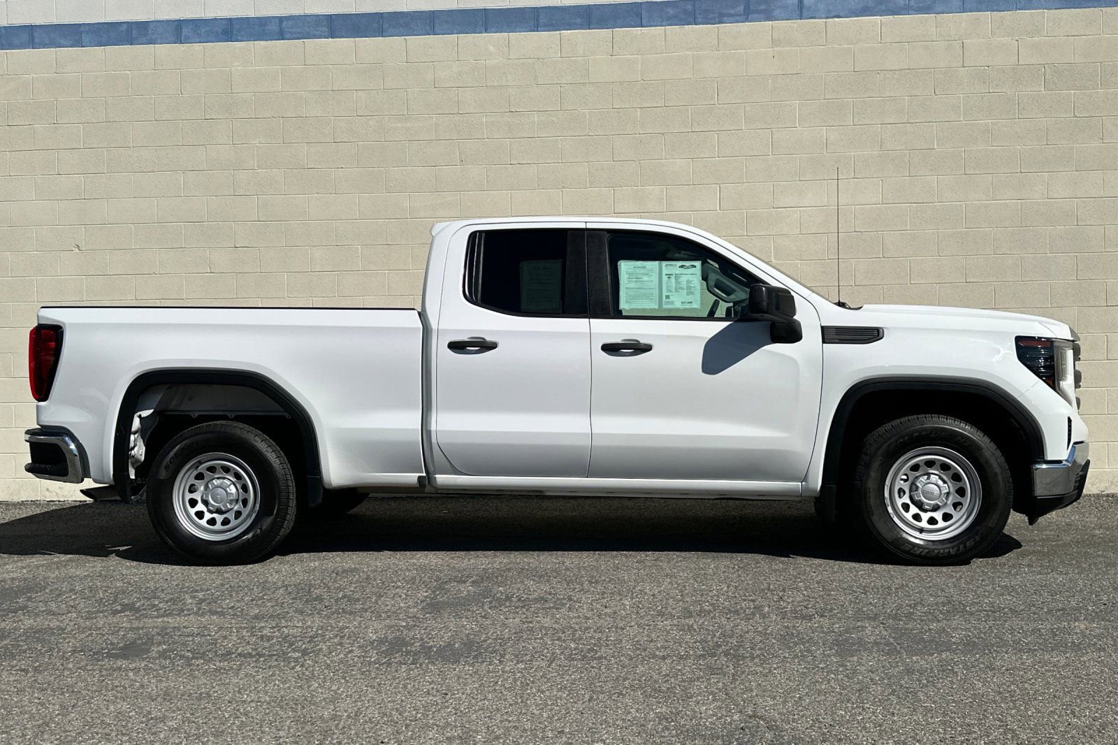 Certified 2022 GMC Sierra 1500 Pro w/ Pro Value Package image 3