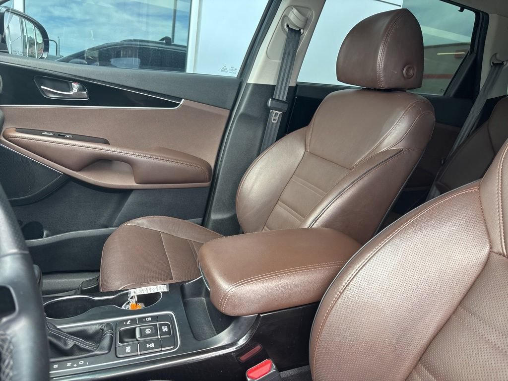 Certified 2019 Kia Sorento SX w/ SX Touring Package AWD/4WD image 14