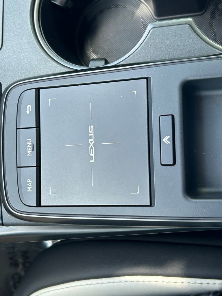 Used 2024 Lexus IS 500 RWD image 28