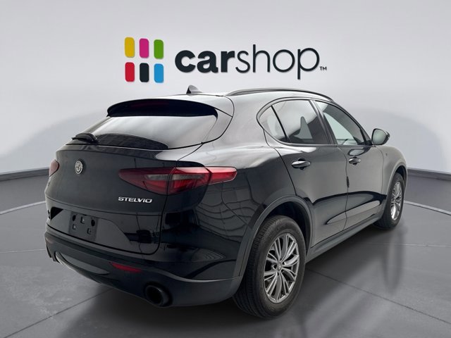Used 2023 Alfa Romeo Stelvio Sprint image 5