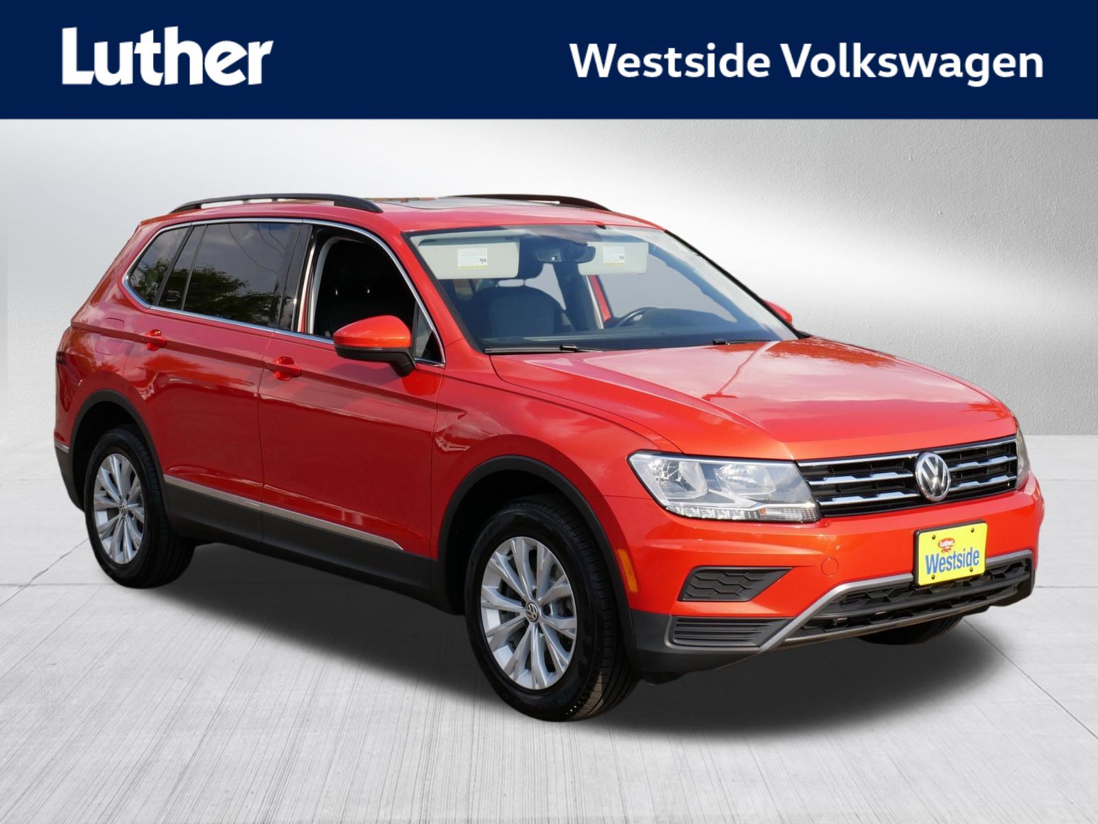 Used 2018 Volkswagen Tiguan SE w/ Panoramic Sunroof Package AWD/4WD image 1