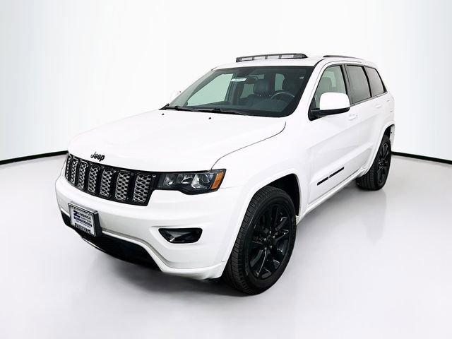 Used 2018 Jeep Grand Cherokee Altitude image 3