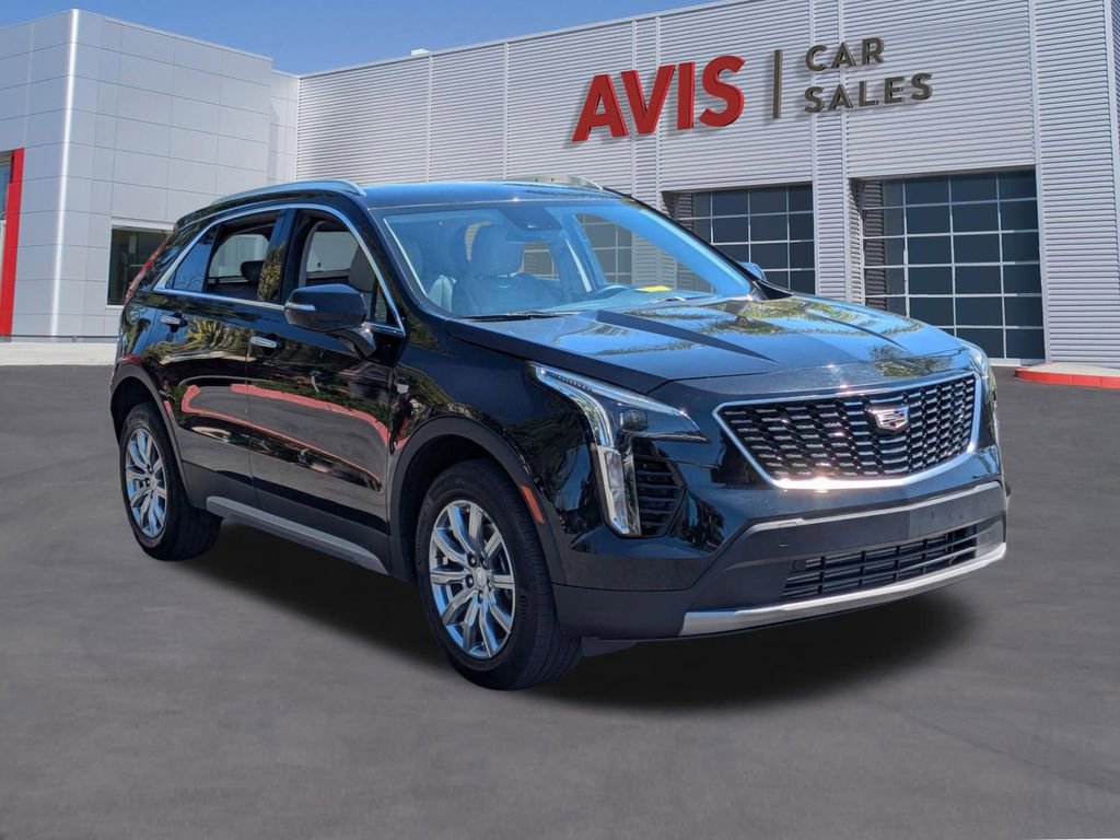 Used 2023 Cadillac XT4 Premium Luxury image 3