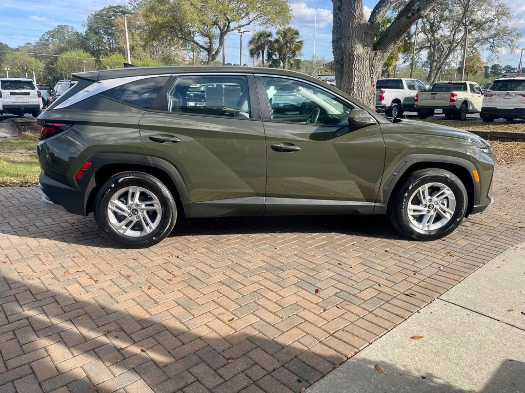 Used 2025 Hyundai Tucson SE image 5