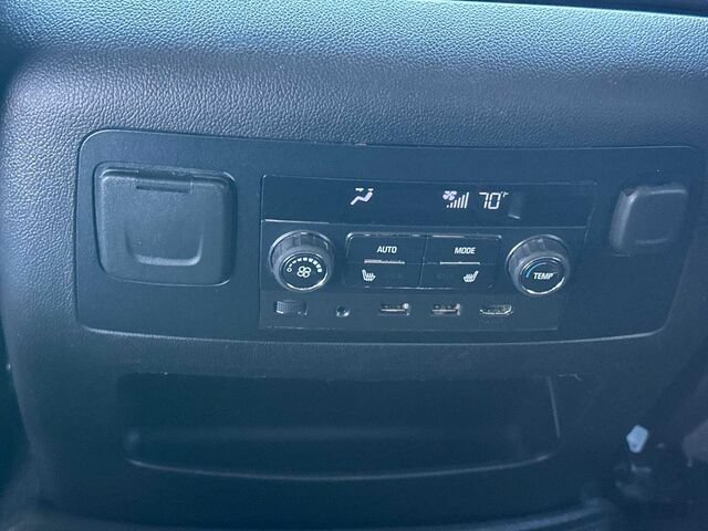 Used 2017 GMC Yukon XL Denali w/ Open Road Package AWD/4WD image 16