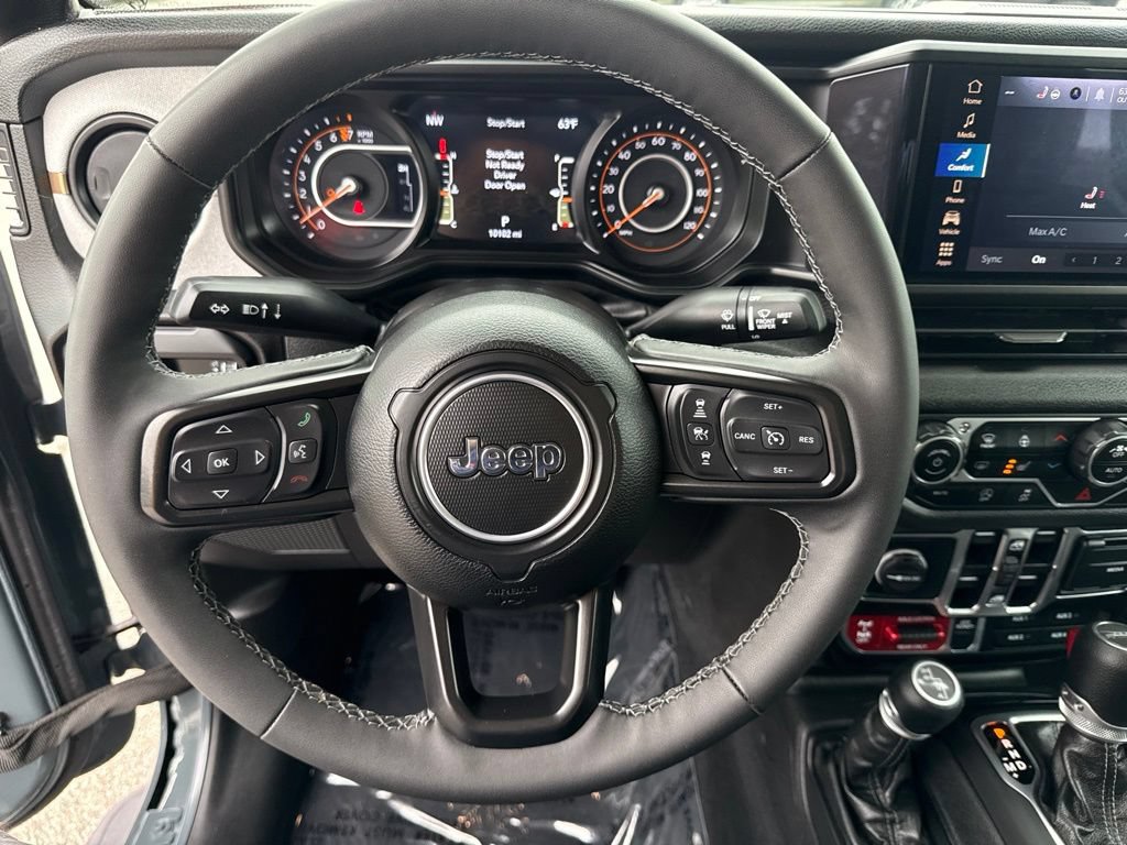 Certified 2025 Jeep Gladiator Overland AWD/4WD image 10