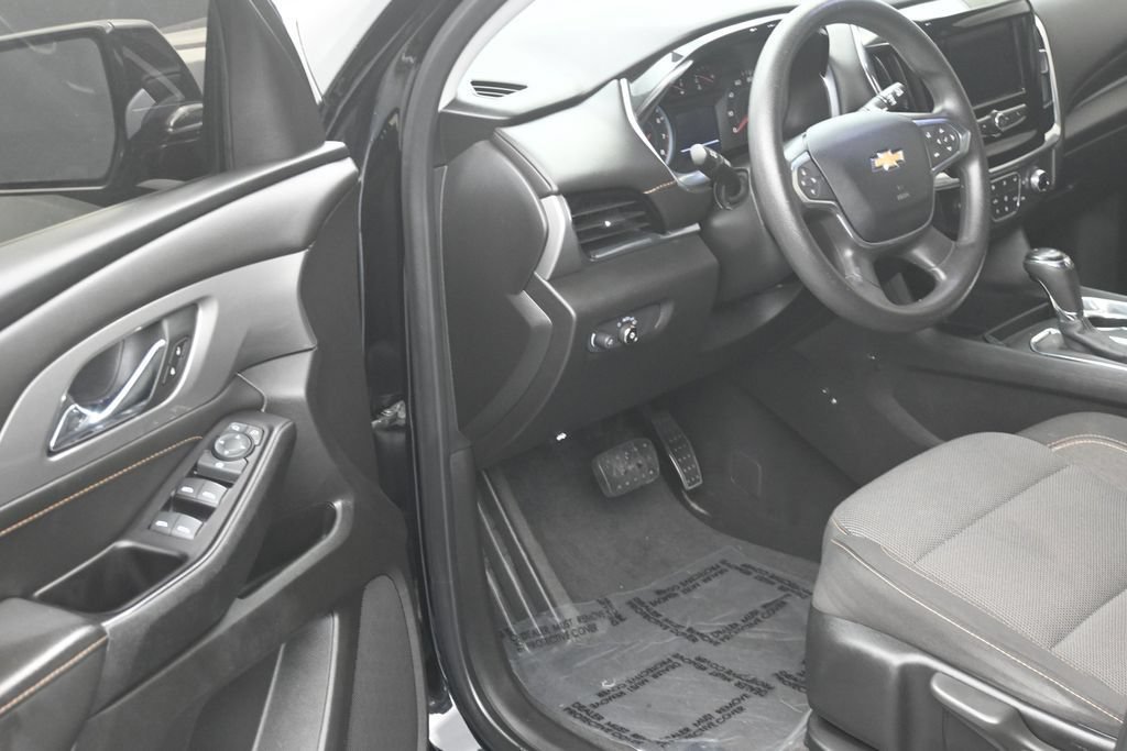 Used 2020 Chevrolet Traverse LS FWD image 10