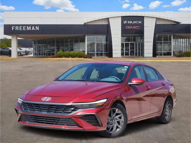 Used 2024 Hyundai Elantra SEL FWD image 1