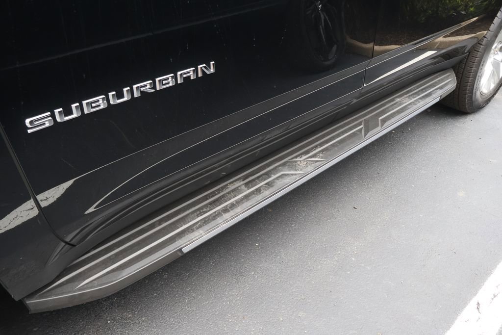 Used 2025 Chevrolet Suburban Premier AWD/4WD image 10