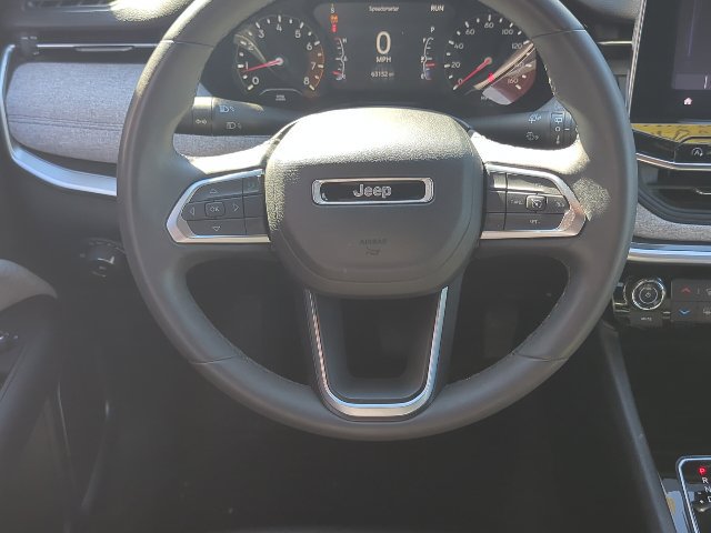 Used 2024 Jeep Compass Latitude AWD/4WD image 8