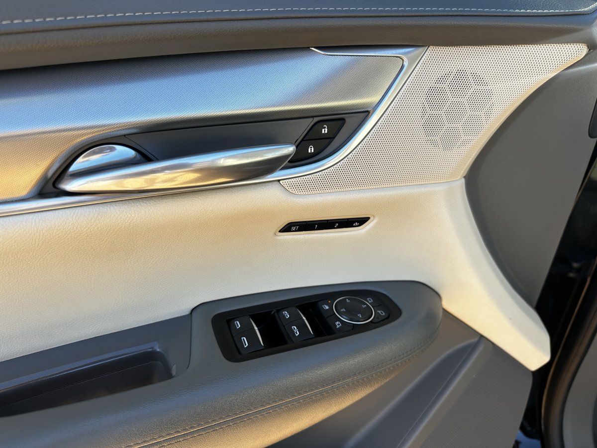 Used 2018 Cadillac XT5 Premium Luxury image 15