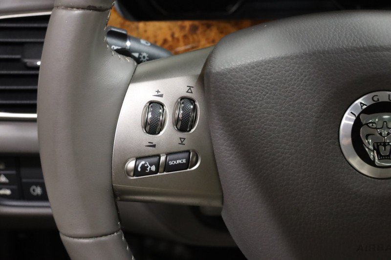 Used 2010 Jaguar XK Coupe RWD image 58