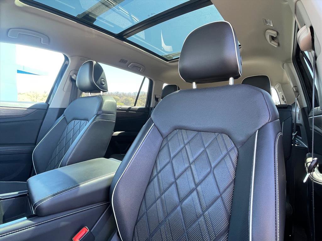 Used 2024 Volkswagen Atlas SEL Premium R-Line image 22