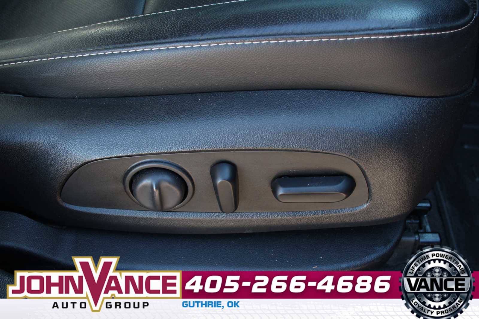 Used 2020 GMC Acadia SLT w/ Driver Alert Package II image 18