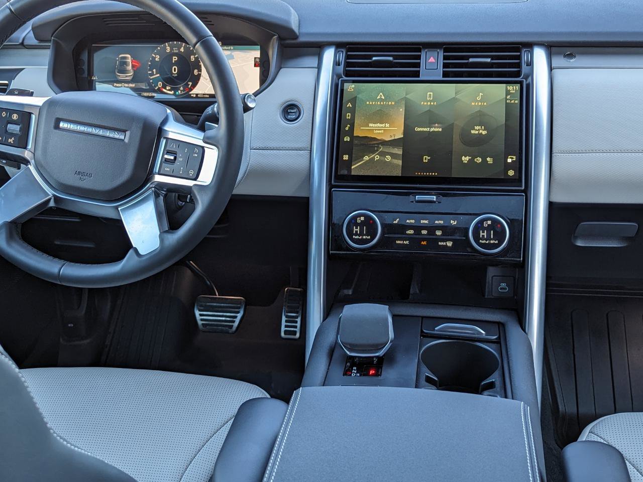 Used 2024 Land Rover Discovery Dynamic SE image 34