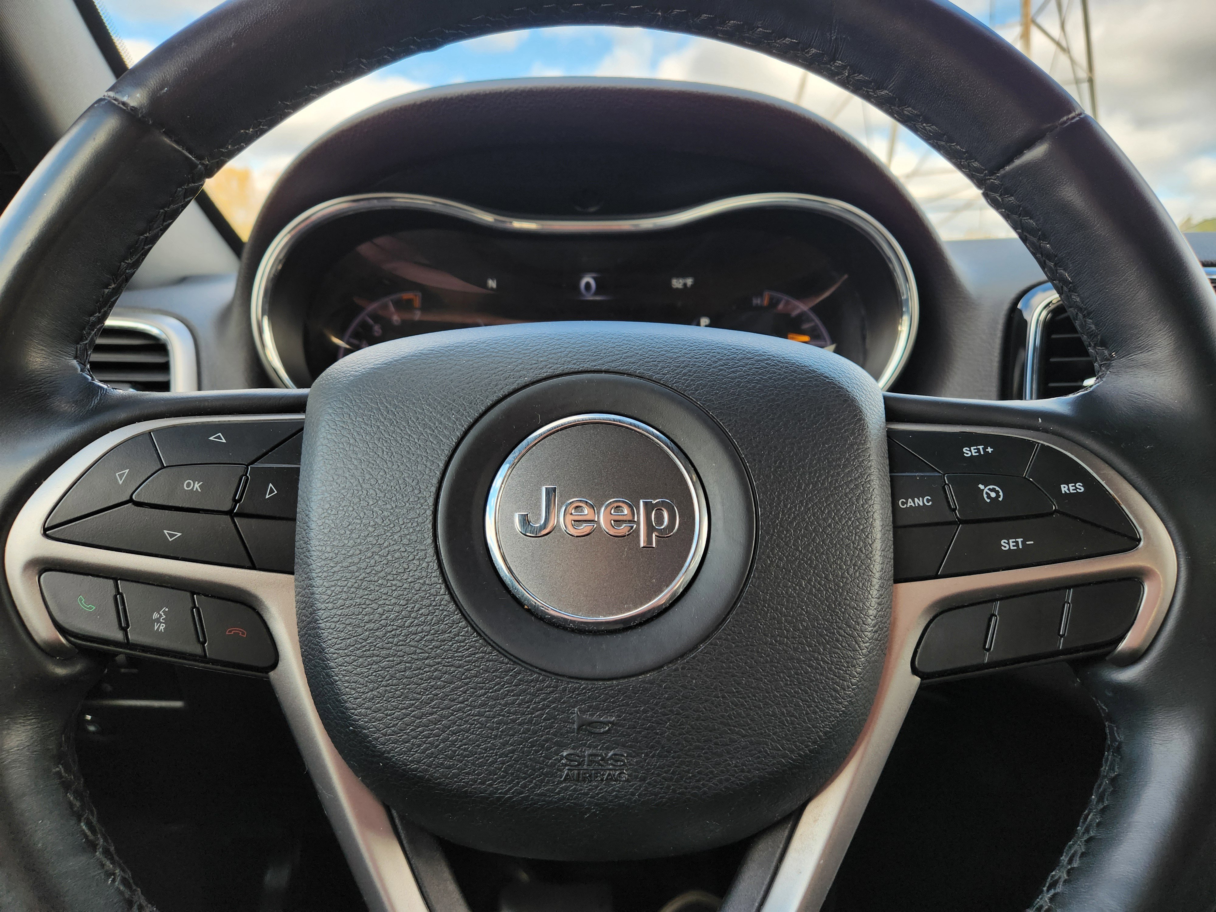 Used 2021 Jeep Grand Cherokee Laredo X image 23