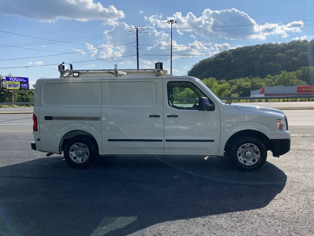 Used 2016 Nissan NV 2500 SV RWD image 5
