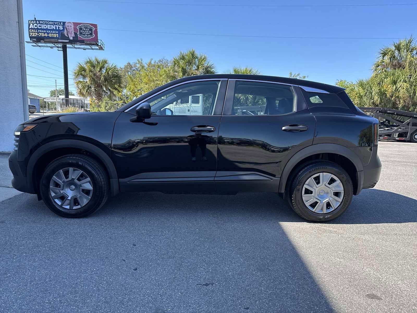 Used 2025 Nissan Kicks S image 3
